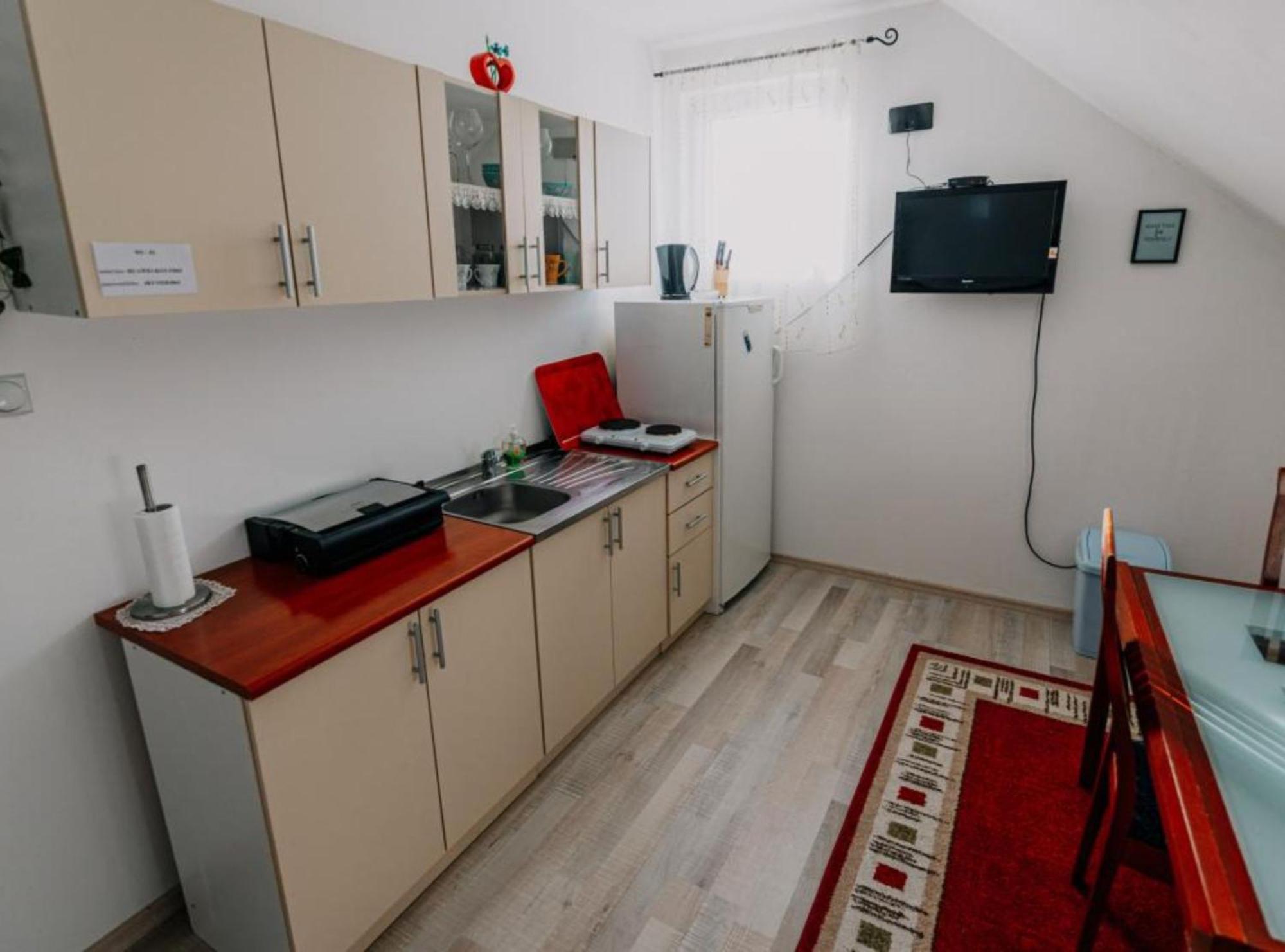 Apartmani Tea I Toni Gradiste Exterior photo